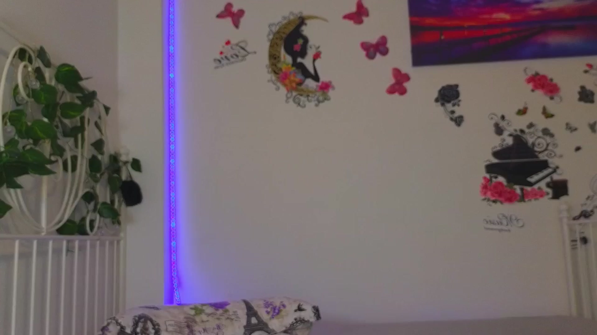Gallery image thumbnail from Hqueen22's myfreecams stream on, 05/25/2024, 15:29 image 5 of 20