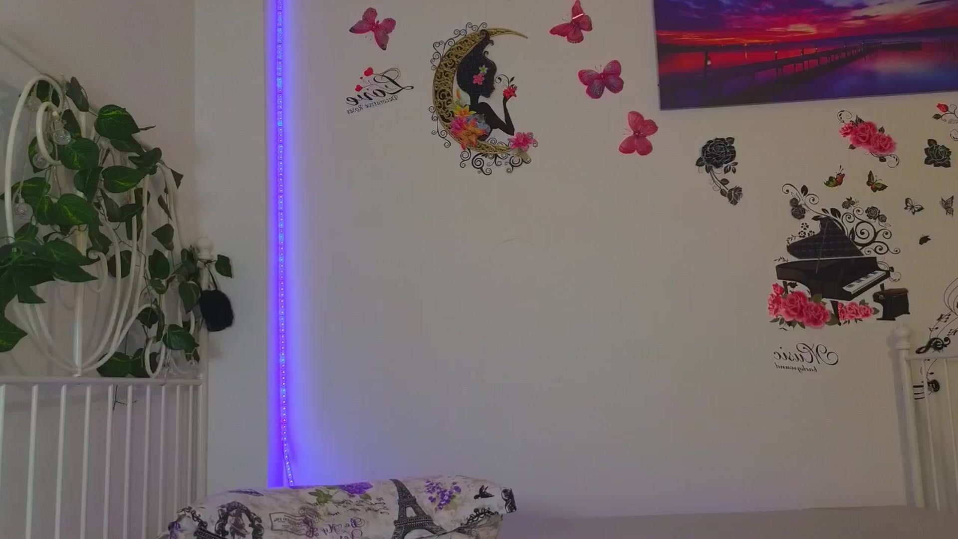 Gallery image thumbnail from Hqueen22's myfreecams stream on, 05/25/2024, 15:29 image 2 of 20