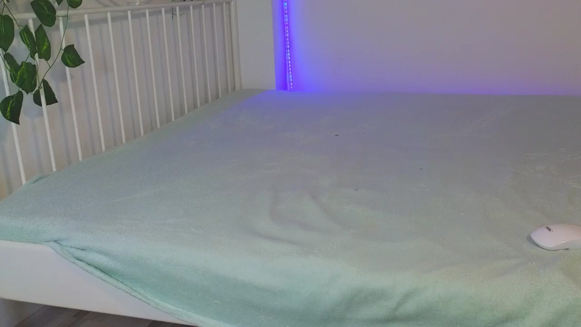 Gallery image thumbnail from Hqueen22's myfreecams stream on, 05/26/2024, 16:27 image 19 of 20