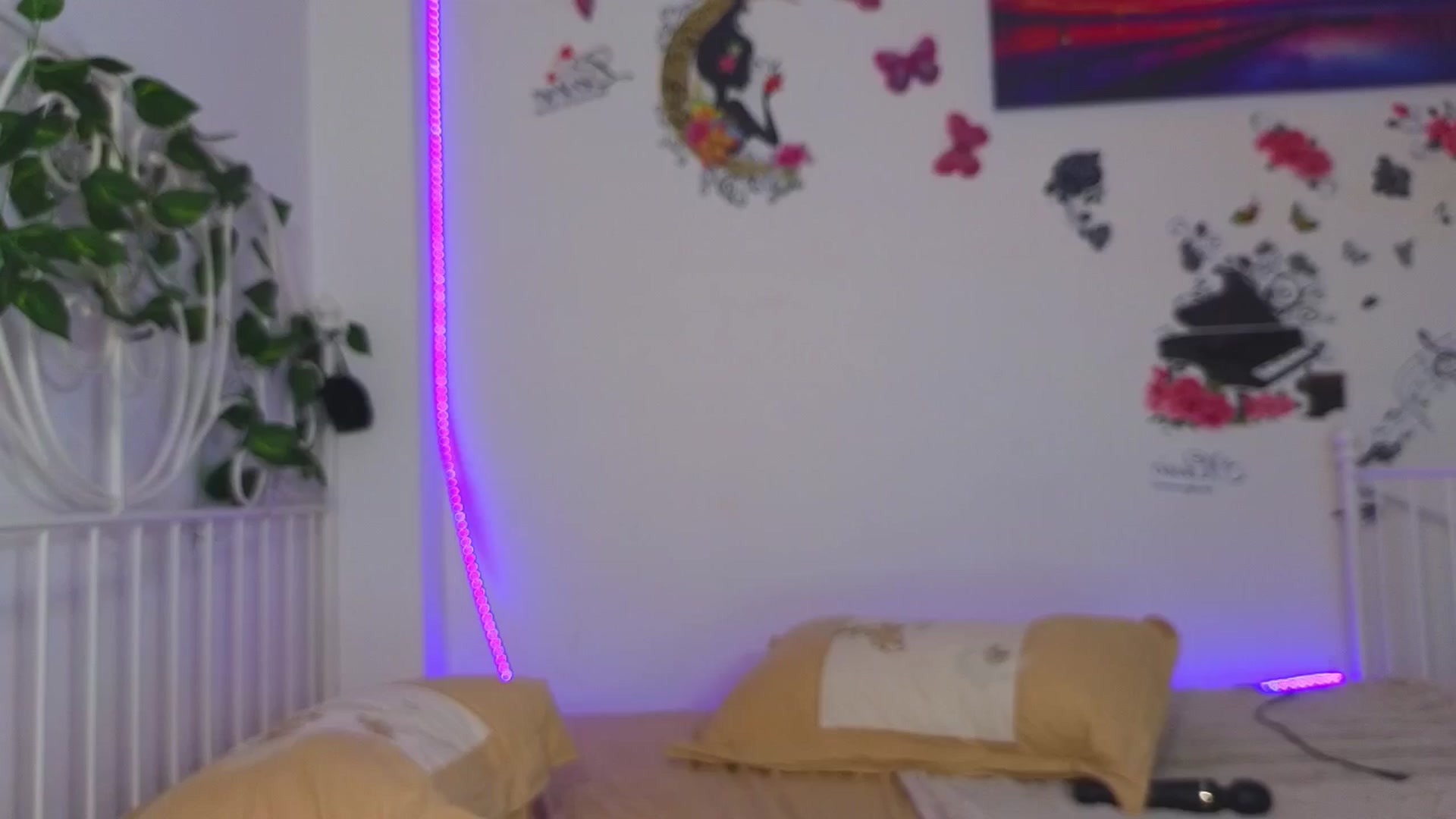 Gallery image thumbnail from Hqueen22's myfreecams stream on, 05/31/2024, 17:17 image 7 of 20