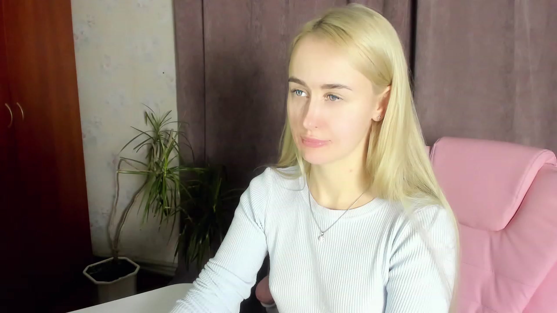 Gallery image thumbnail from Hrettel's myfreecams stream on, 01/18/2023, 19:03 image 1 of 20