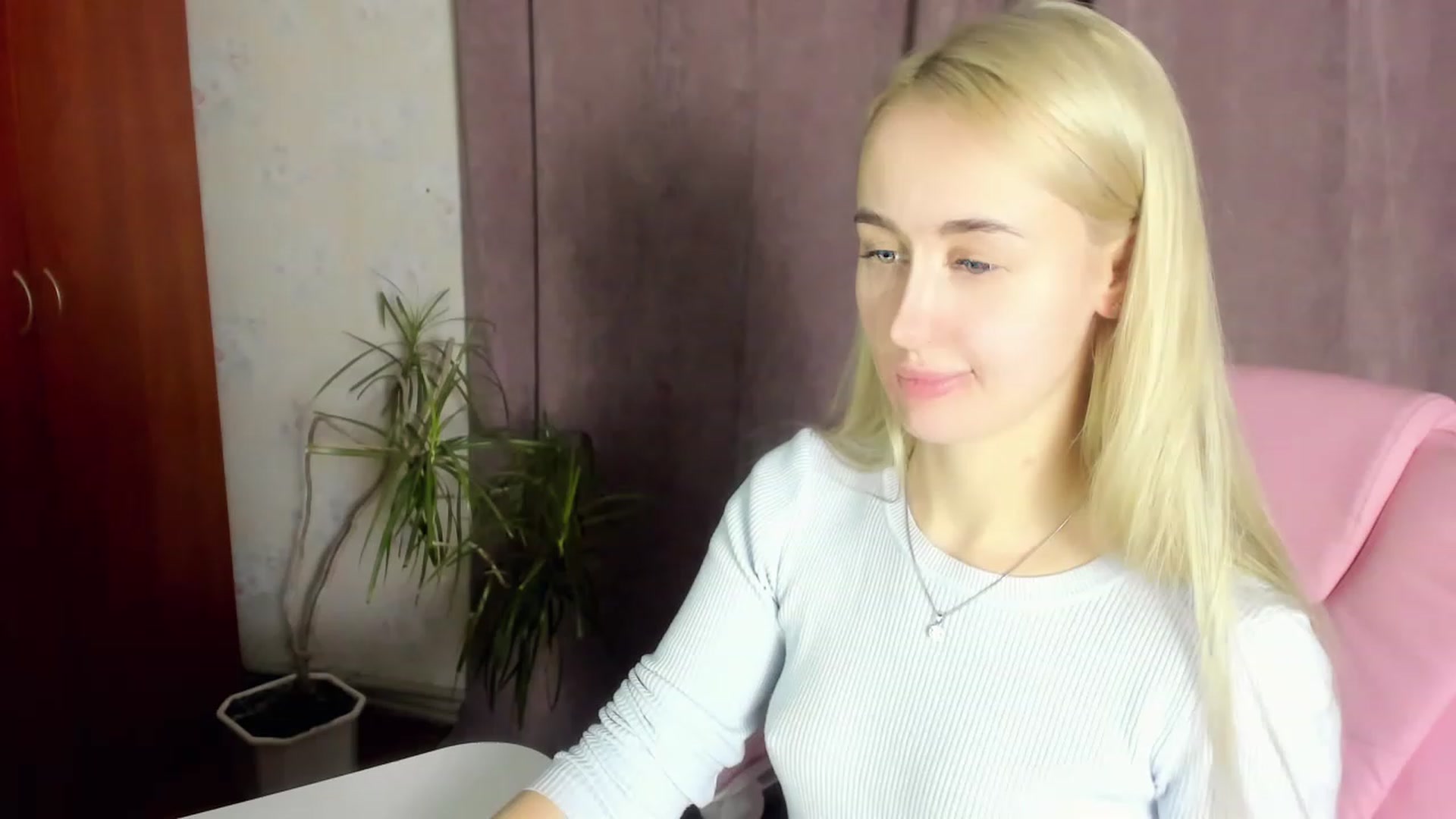 Gallery image thumbnail from Hrettel's myfreecams stream on, 01/18/2023, 19:03 image 17 of 20