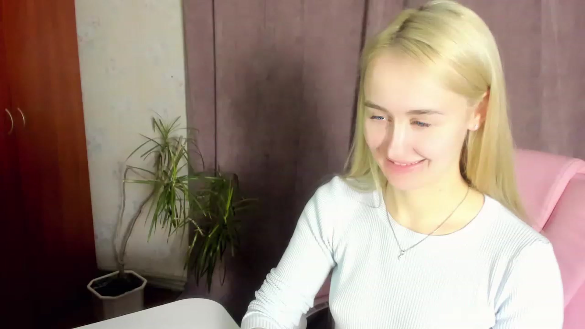 Gallery image thumbnail from Hrettel's myfreecams stream on, 01/18/2023, 19:03 image 18 of 20