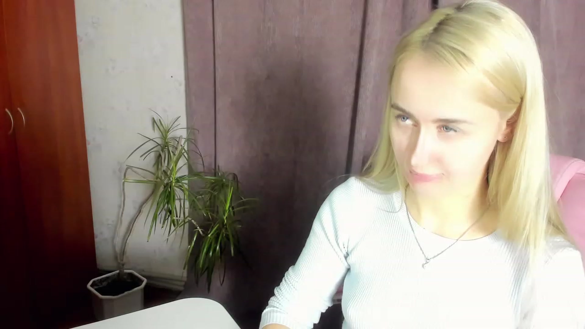 Gallery image thumbnail from Hrettel's myfreecams stream on, 01/18/2023, 19:03 image 15 of 20