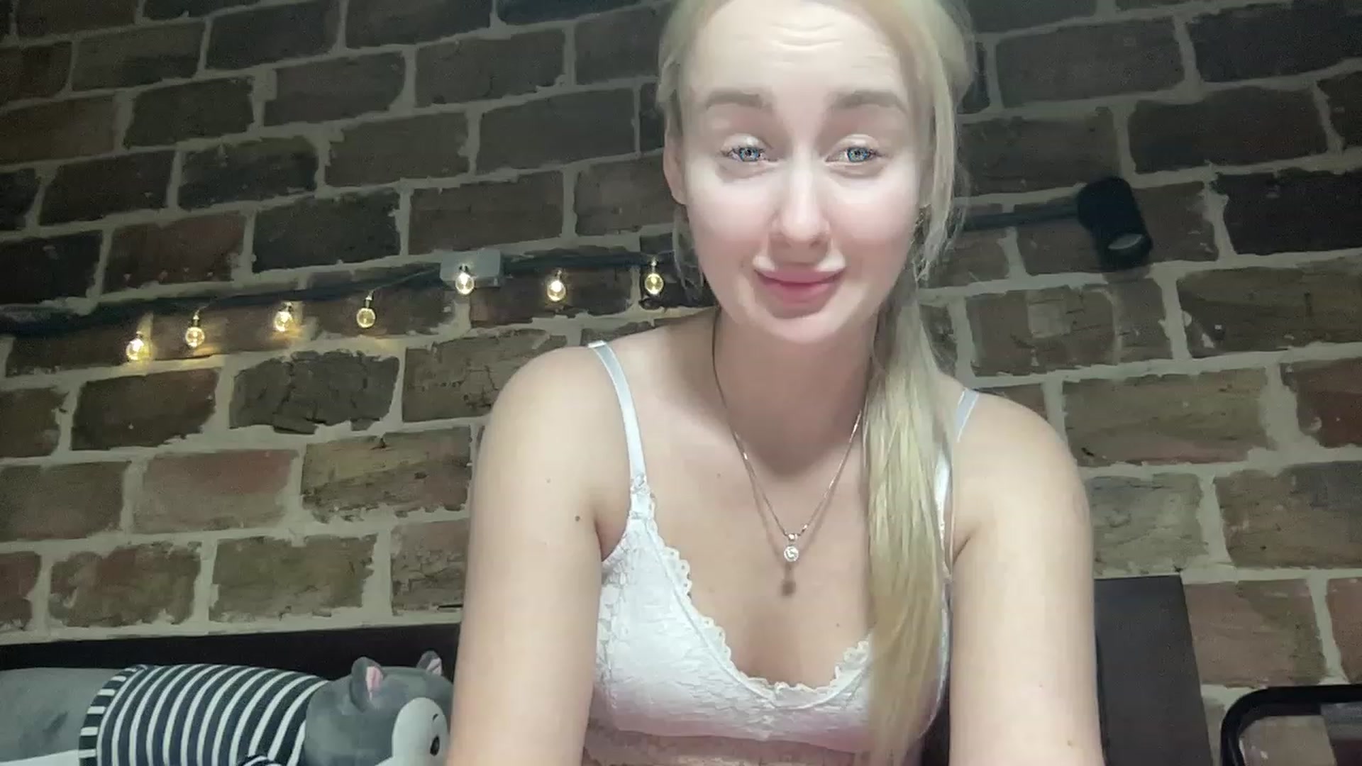 Gallery image thumbnail from Hrettel's myfreecams stream on, 01/29/2023, 23:45 image 1 of 20