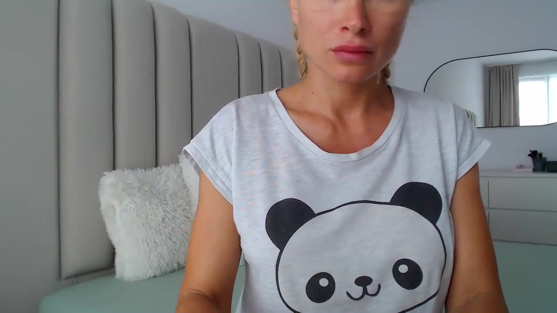 Gallery image thumbnail from Hrystina_'s myfreecams stream on, 09/03/2024, 15:13 image 13 of 20
