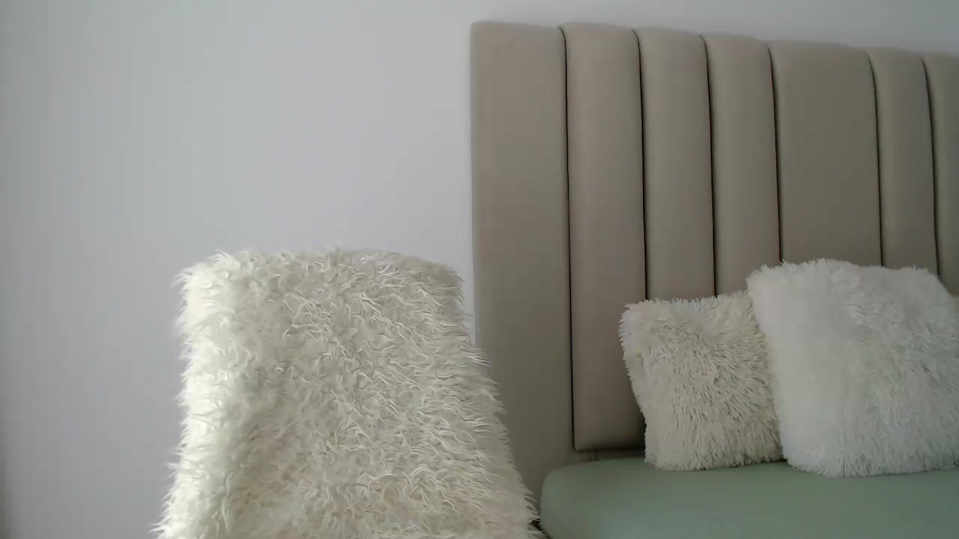 Gallery image thumbnail from Hrystina_'s myfreecams stream on, 09/05/2024, 13:07 image 2 of 20