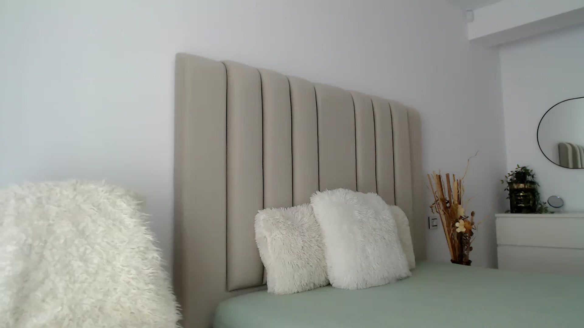 Gallery image thumbnail from Hrystina_'s myfreecams stream on, 09/05/2024, 13:07 image 20 of 20