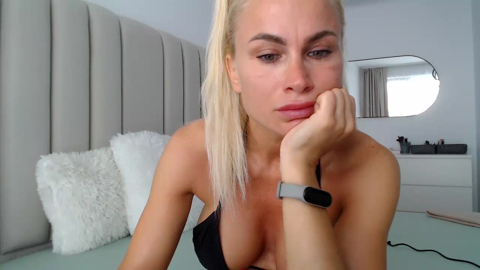 Gallery image thumbnail from Hrystina_'s myfreecams stream on, 09/05/2024, 14:13 image 19 of 20