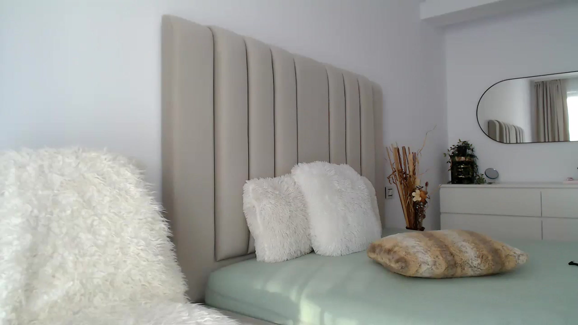 Gallery image thumbnail from Hrystina_'s myfreecams stream on, 09/05/2024, 14:47 image 9 of 20