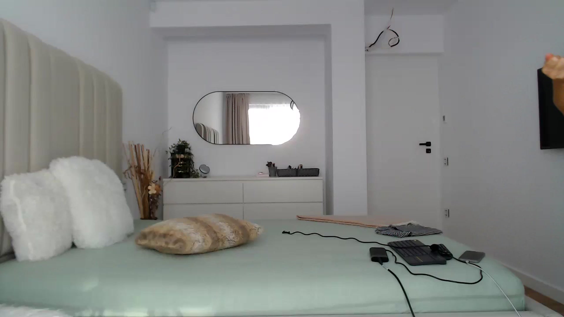 Gallery image thumbnail from Hrystina_'s myfreecams stream on, 09/05/2024, 14:47 image 2 of 20
