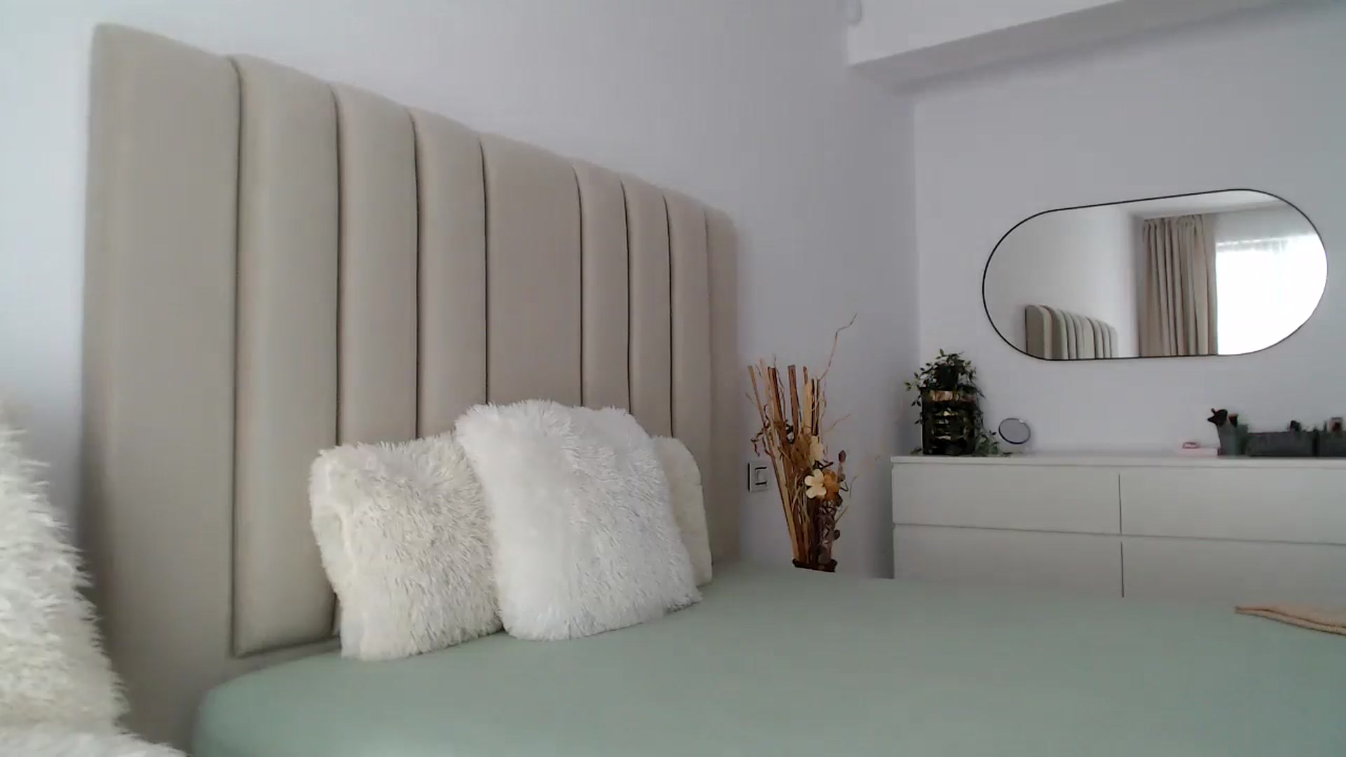 Gallery image thumbnail from Hrystina_'s myfreecams stream on, 09/06/2024, 13:51 image 18 of 20