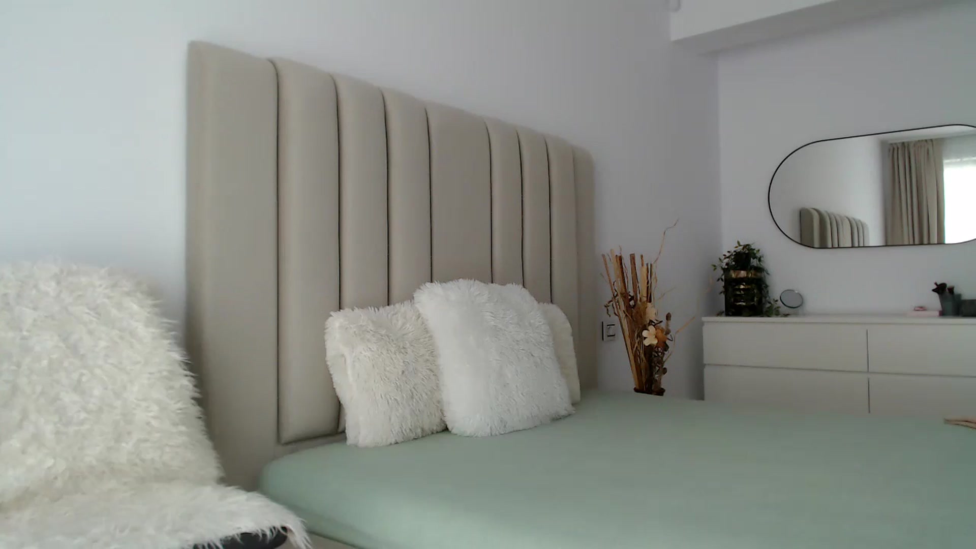 Gallery image thumbnail from Hrystina_'s myfreecams stream on, 09/06/2024, 13:51 image 14 of 20