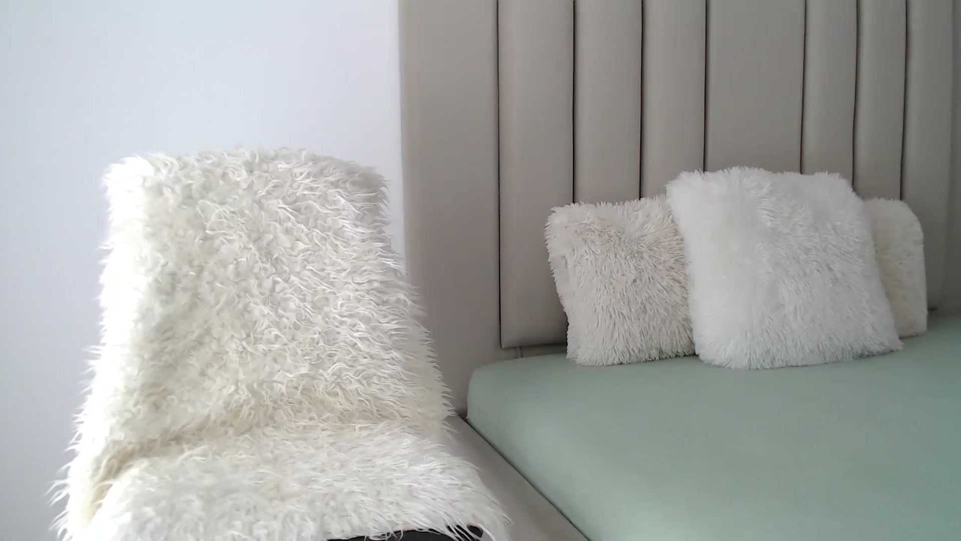 Gallery image thumbnail from Hrystina_'s myfreecams stream on, 09/06/2024, 13:51 image 3 of 20