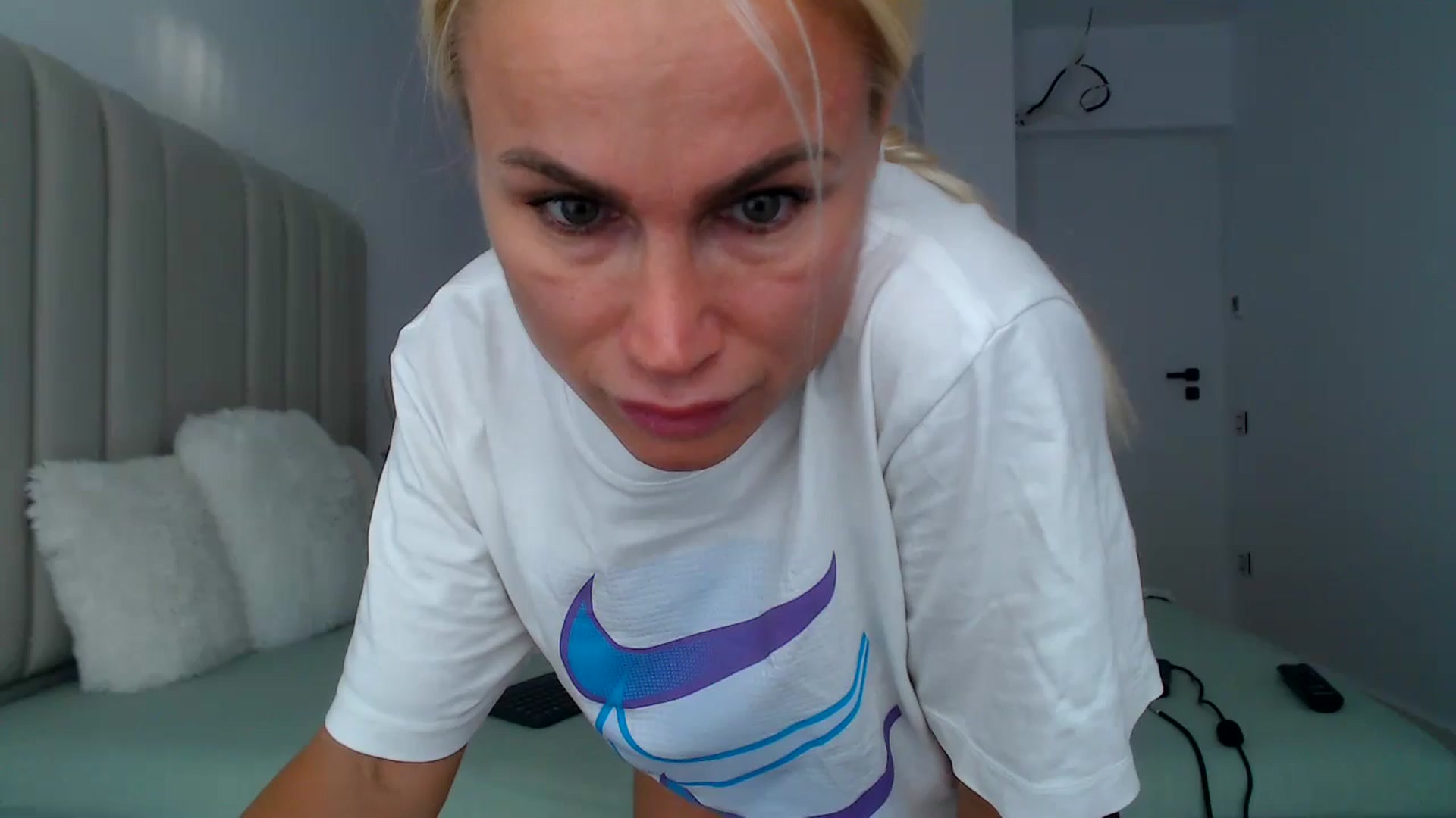 Gallery image thumbnail from Hrystina_'s myfreecams stream on, 09/06/2024, 16:07 image 6 of 20