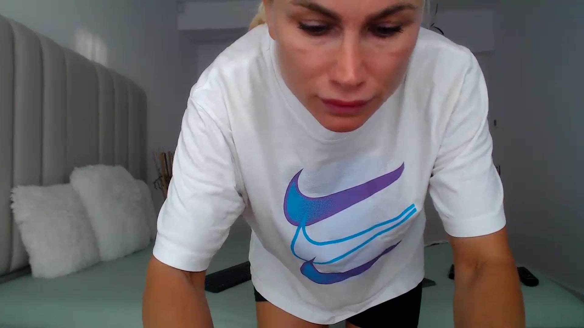 Gallery image thumbnail from Hrystina_'s myfreecams stream on, 09/06/2024, 16:07 image 5 of 20