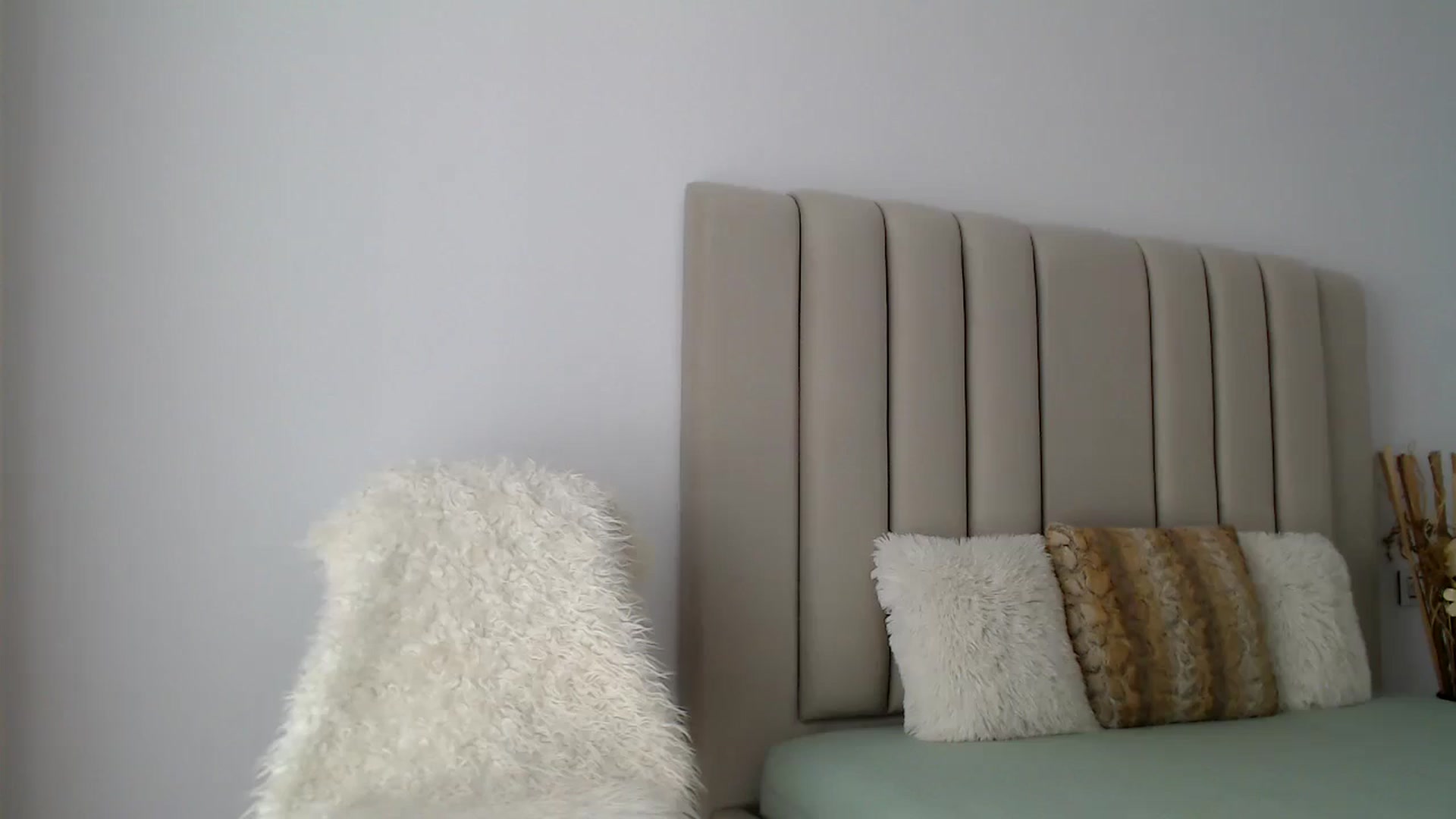 Gallery image thumbnail from Hrystina_'s myfreecams stream on, 09/09/2024, 13:38 image 14 of 20