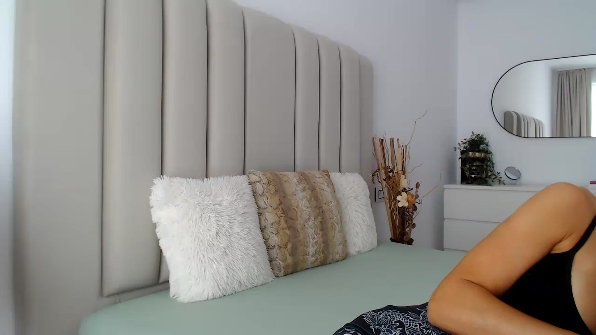 Gallery image thumbnail from Hrystina_'s myfreecams stream on, 09/10/2024, 15:11 image 5 of 20