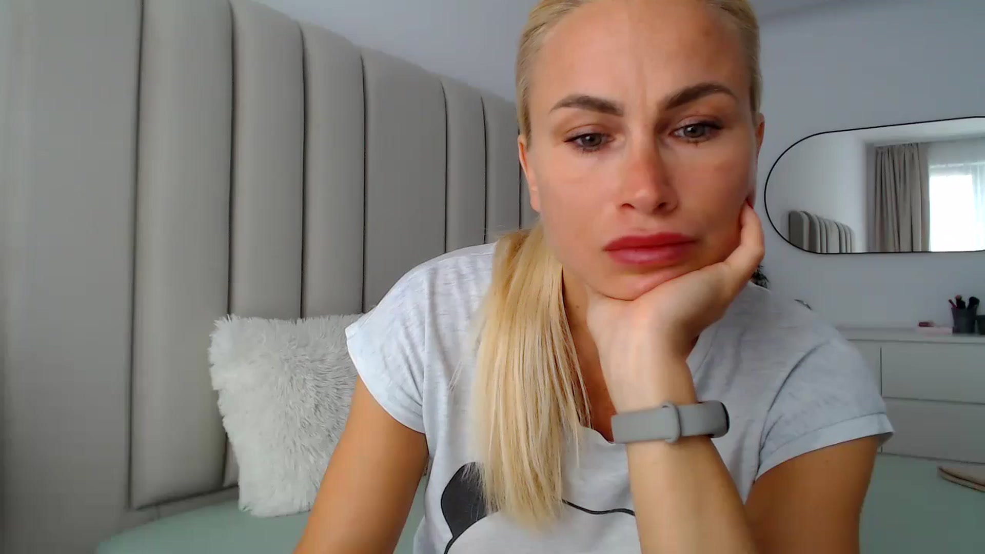 Gallery image thumbnail from Hrystina_'s myfreecams stream on, 09/10/2024, 15:11 image 14 of 20
