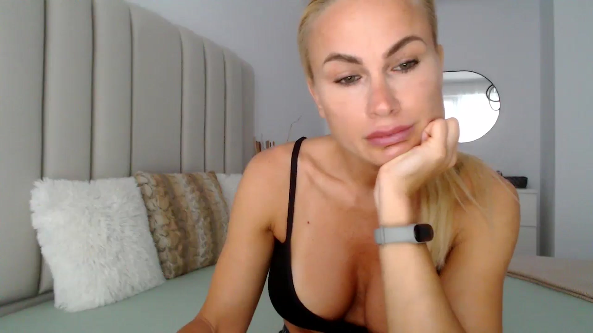 Gallery image thumbnail from Hrystina_'s myfreecams stream on, 09/11/2024, 16:20 image 7 of 20