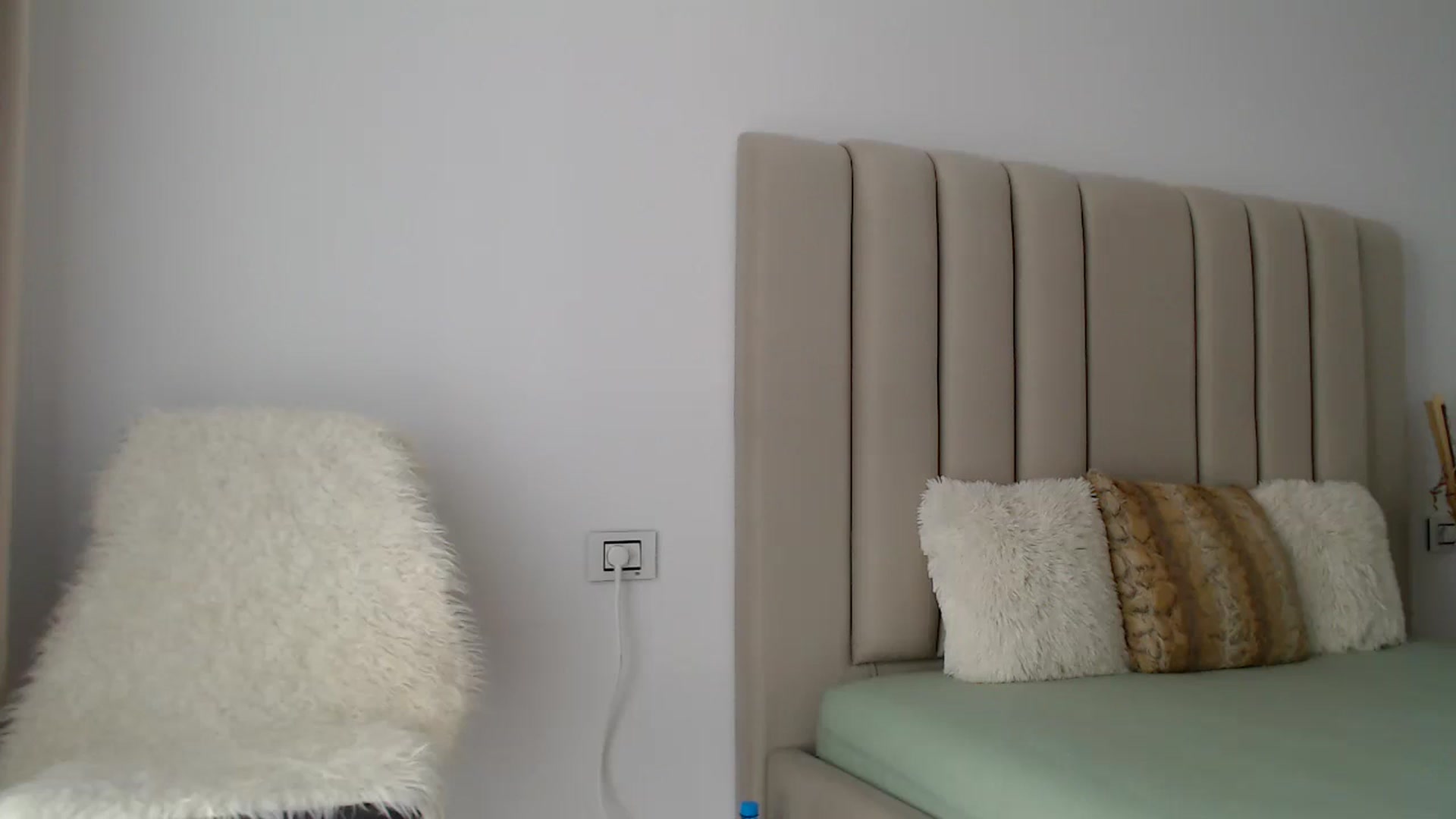 Gallery image thumbnail from Hrystina_'s myfreecams stream on, 09/14/2024, 14:31 image 11 of 20