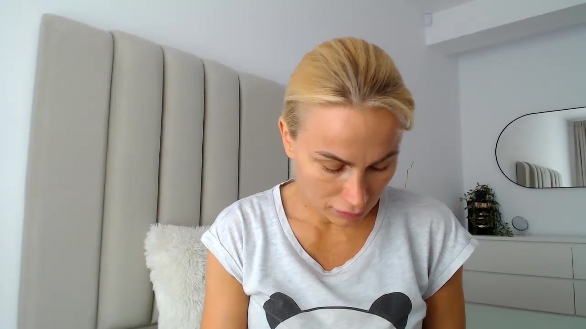 Gallery image thumbnail from Hrystina_'s myfreecams stream on, 09/14/2024, 14:31 image 2 of 20