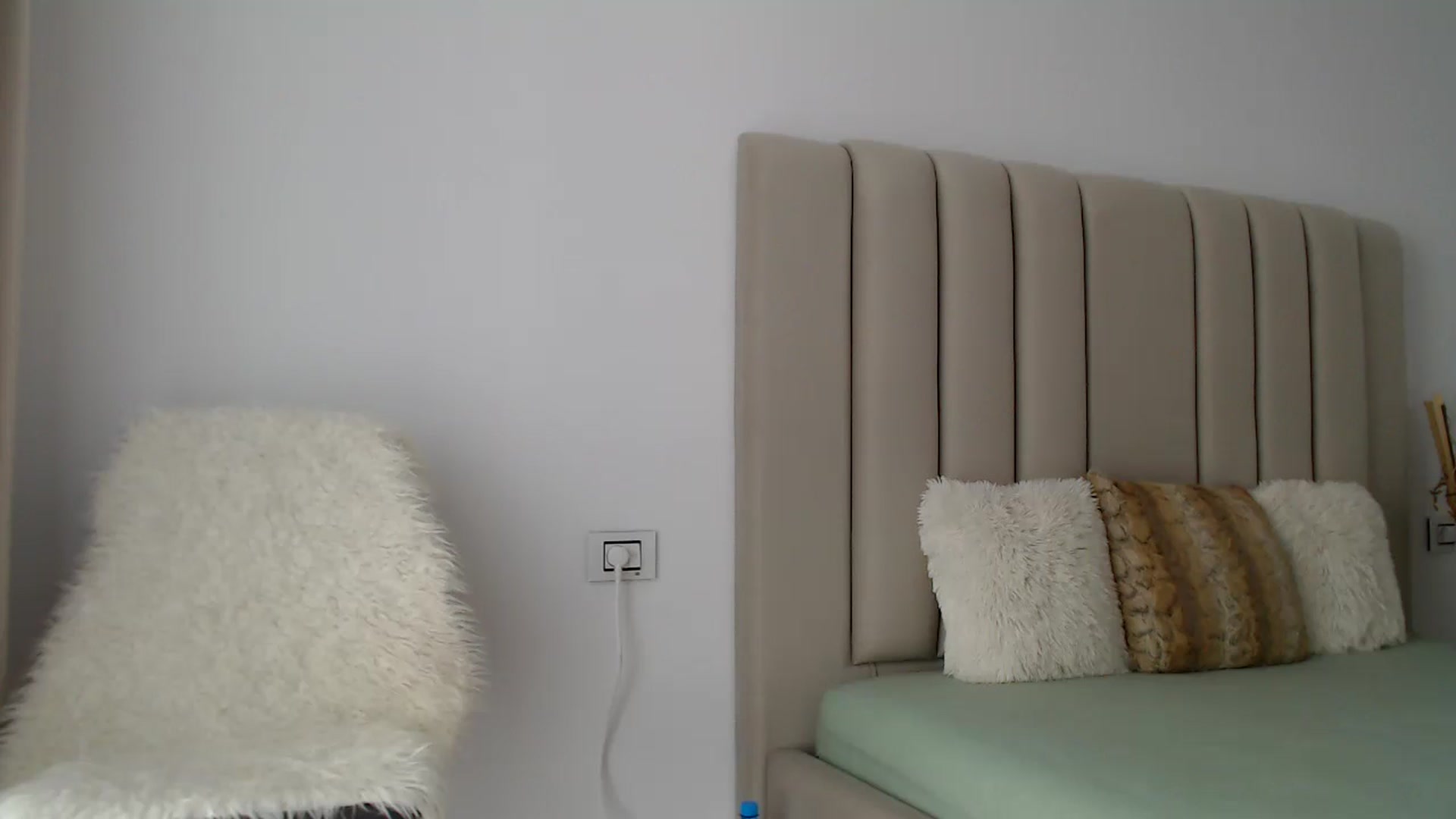 Gallery image thumbnail from Hrystina_'s myfreecams stream on, 09/14/2024, 14:31 image 12 of 20