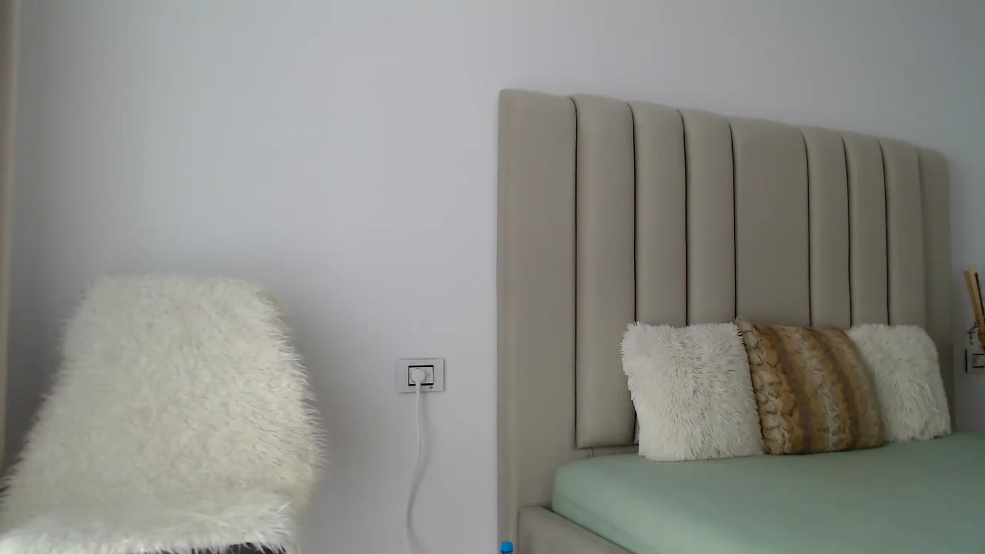 Gallery image thumbnail from Hrystina_'s myfreecams stream on, 09/14/2024, 14:31 image 9 of 20