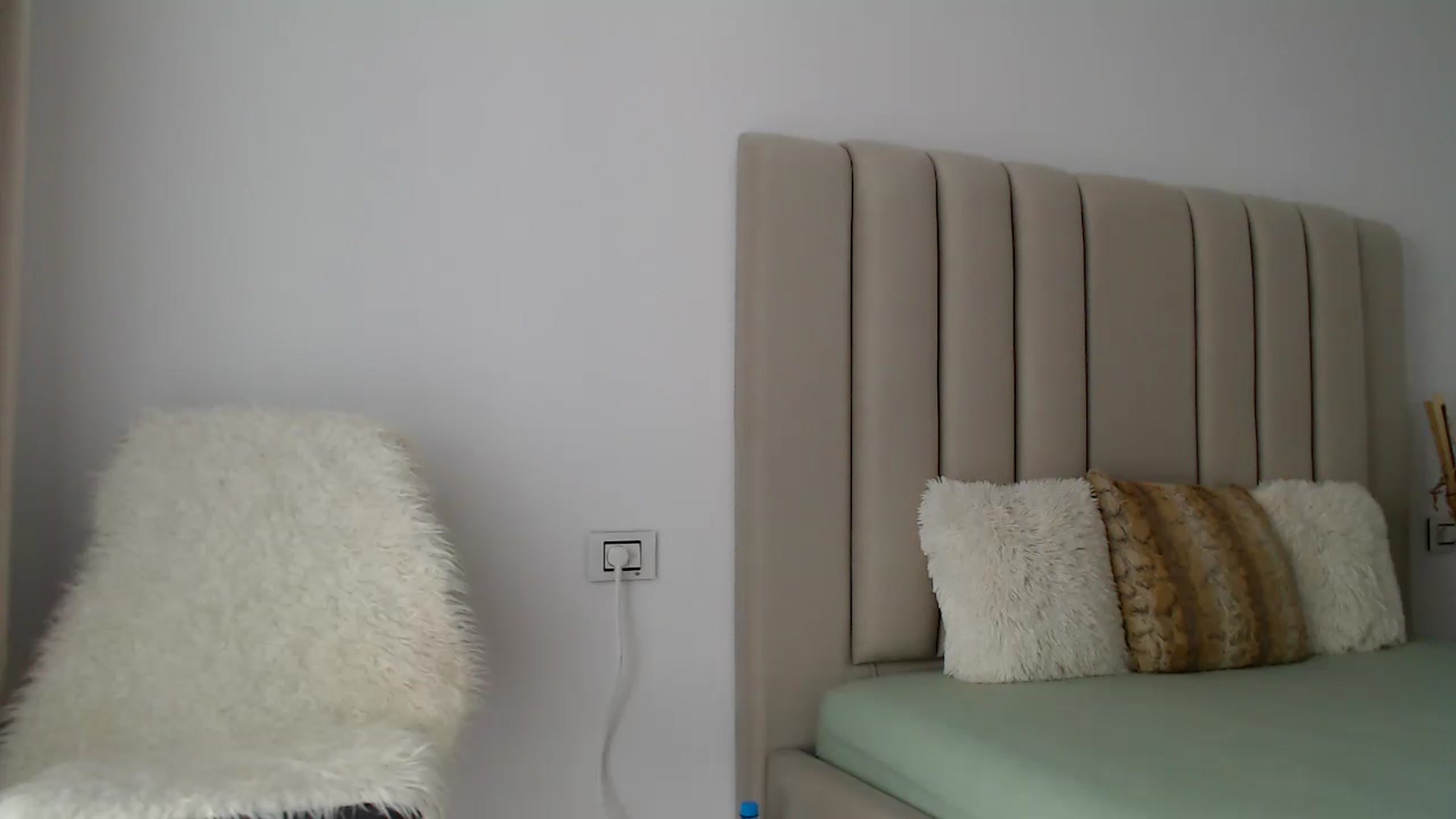 Gallery image thumbnail from Hrystina_'s myfreecams stream on, 09/14/2024, 14:31 image 13 of 20