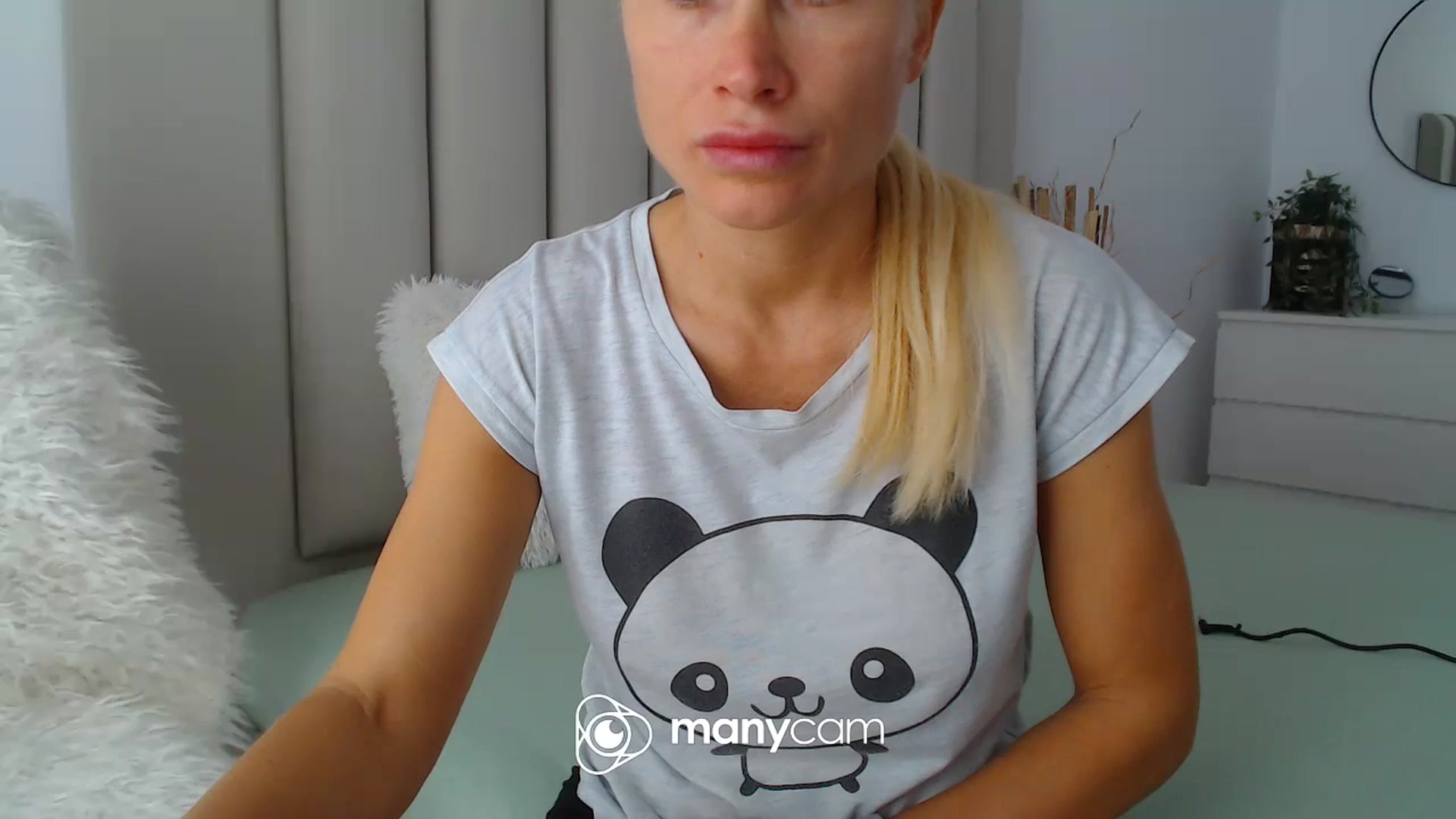 Gallery image thumbnail from Hrystina_'s myfreecams stream on, 09/18/2024, 15:45 image 14 of 20
