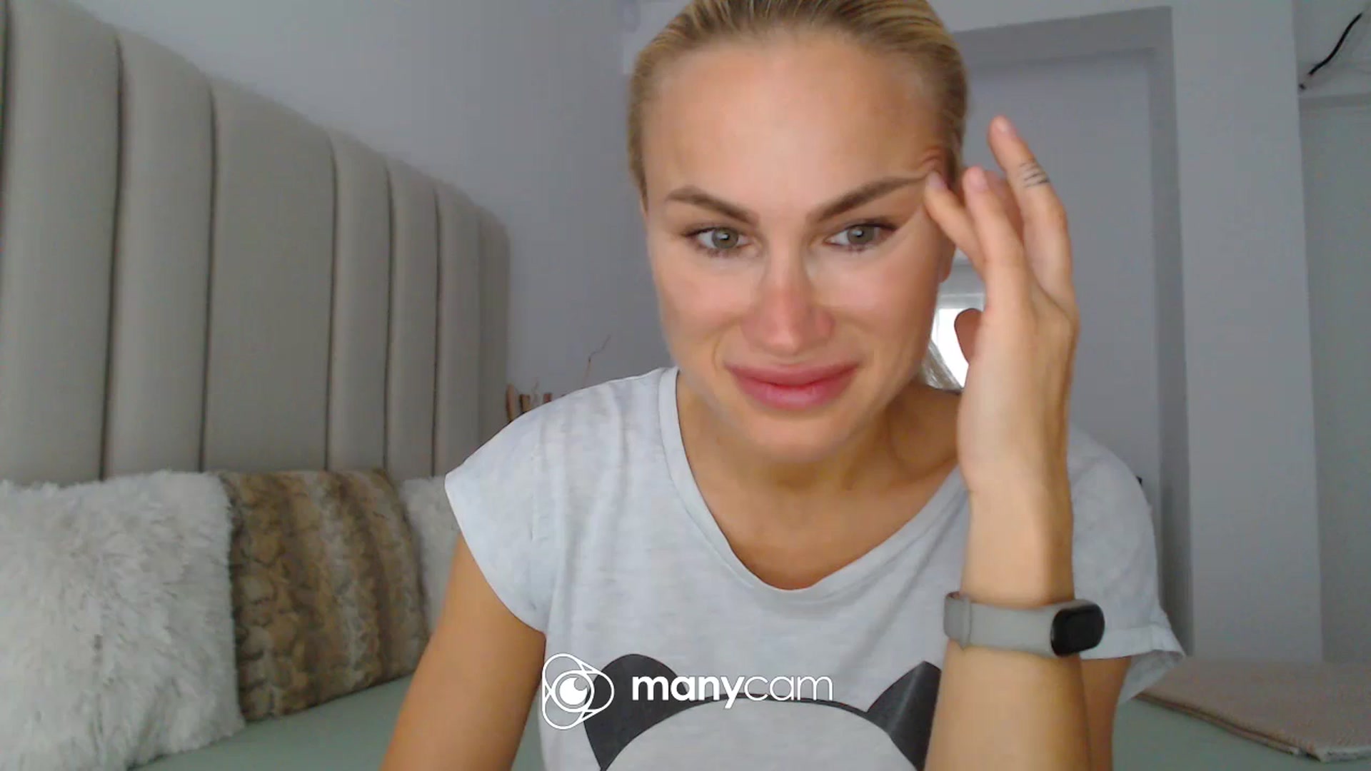 Gallery image thumbnail from Hrystina_'s myfreecams stream on, 09/19/2024, 15:17 image 14 of 20