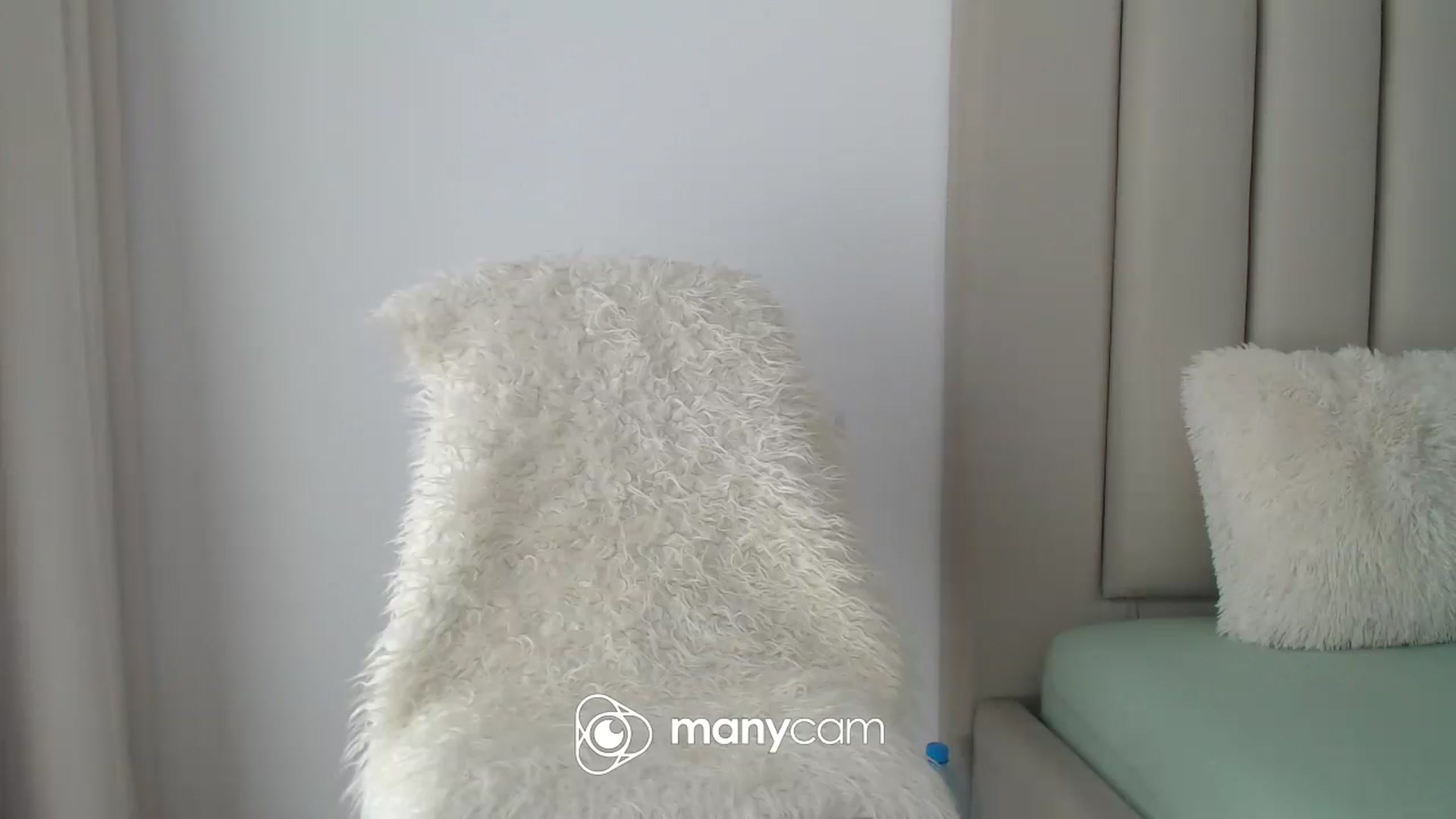Gallery image thumbnail from Hrystina_'s myfreecams stream on, 09/21/2024, 14:38 image 4 of 20