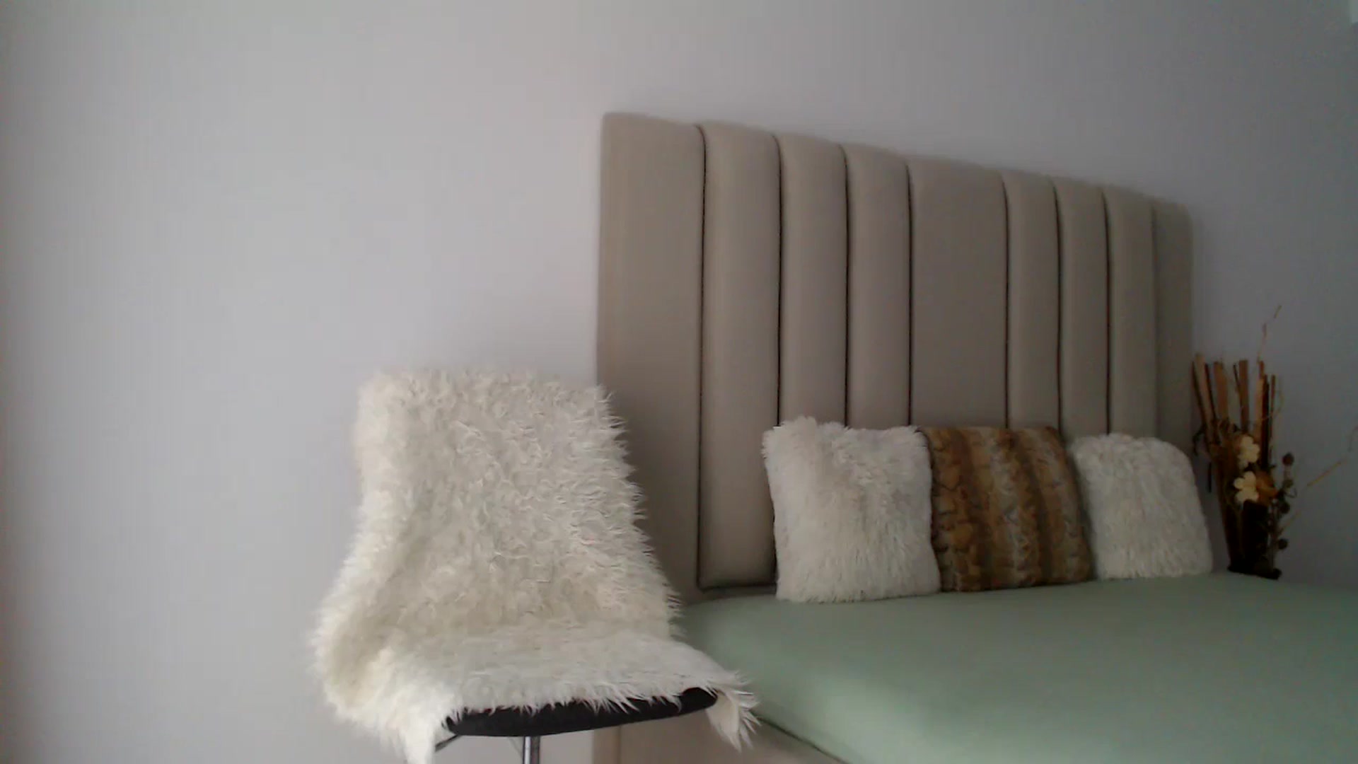 Gallery image thumbnail from Hrystina_'s myfreecams stream on, 09/25/2024, 15:50 image 18 of 20