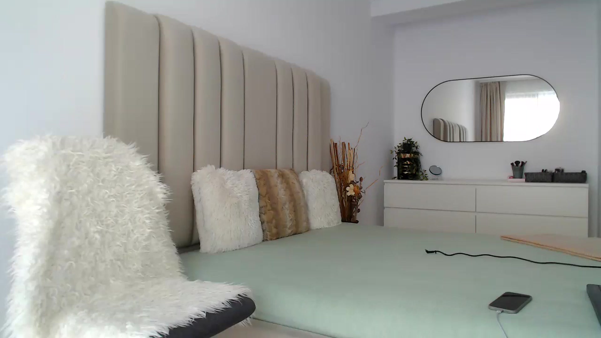 Gallery image thumbnail from Hrystina_'s myfreecams stream on, 09/28/2024, 14:32 image 3 of 20