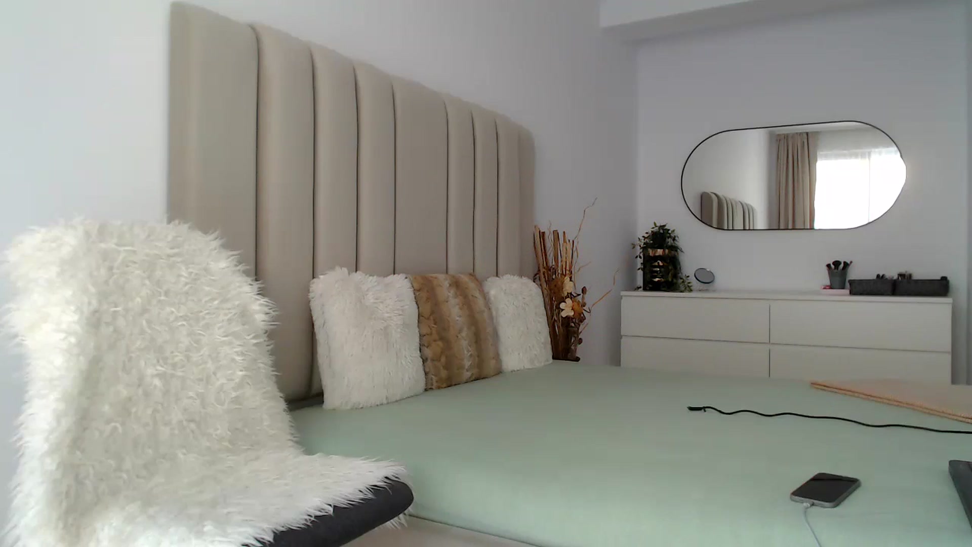 Gallery image thumbnail from Hrystina_'s myfreecams stream on, 09/28/2024, 14:32 image 14 of 20