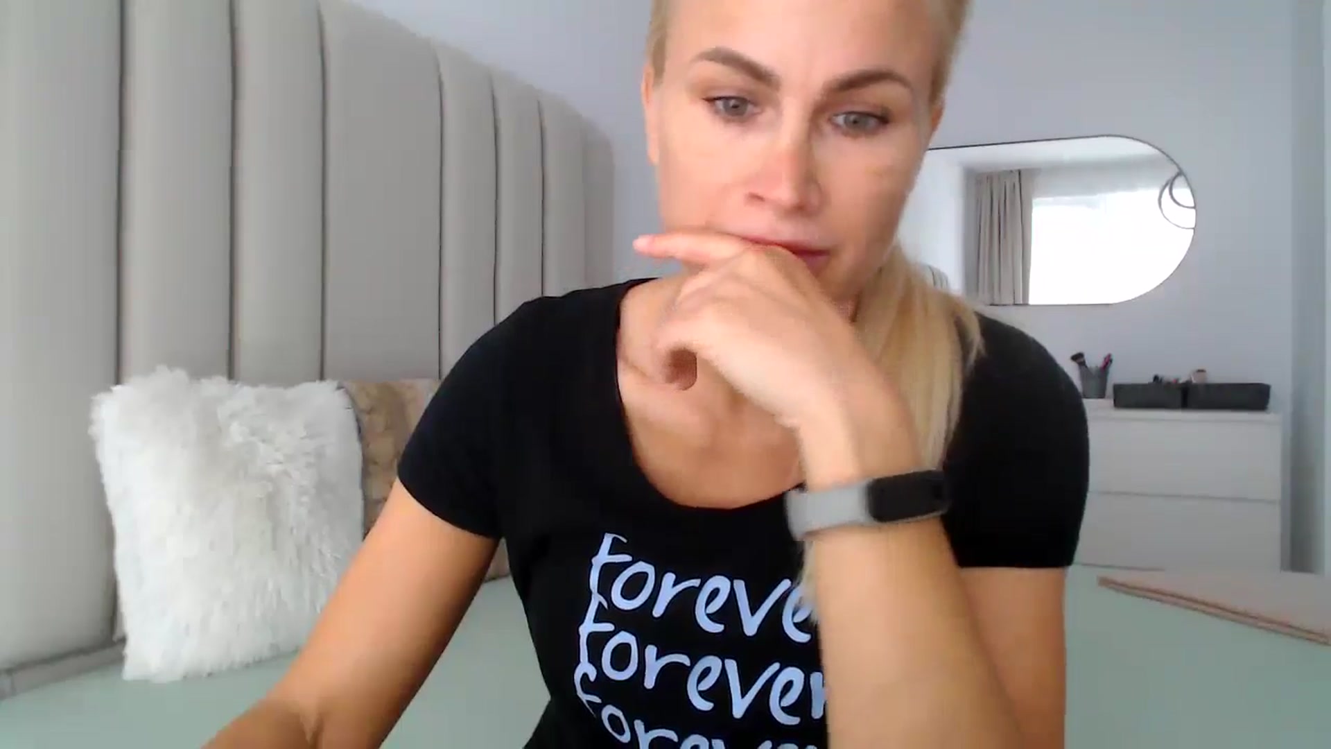 Gallery image thumbnail from Hrystina_'s myfreecams stream on, 09/30/2024, 15:05 image 15 of 20