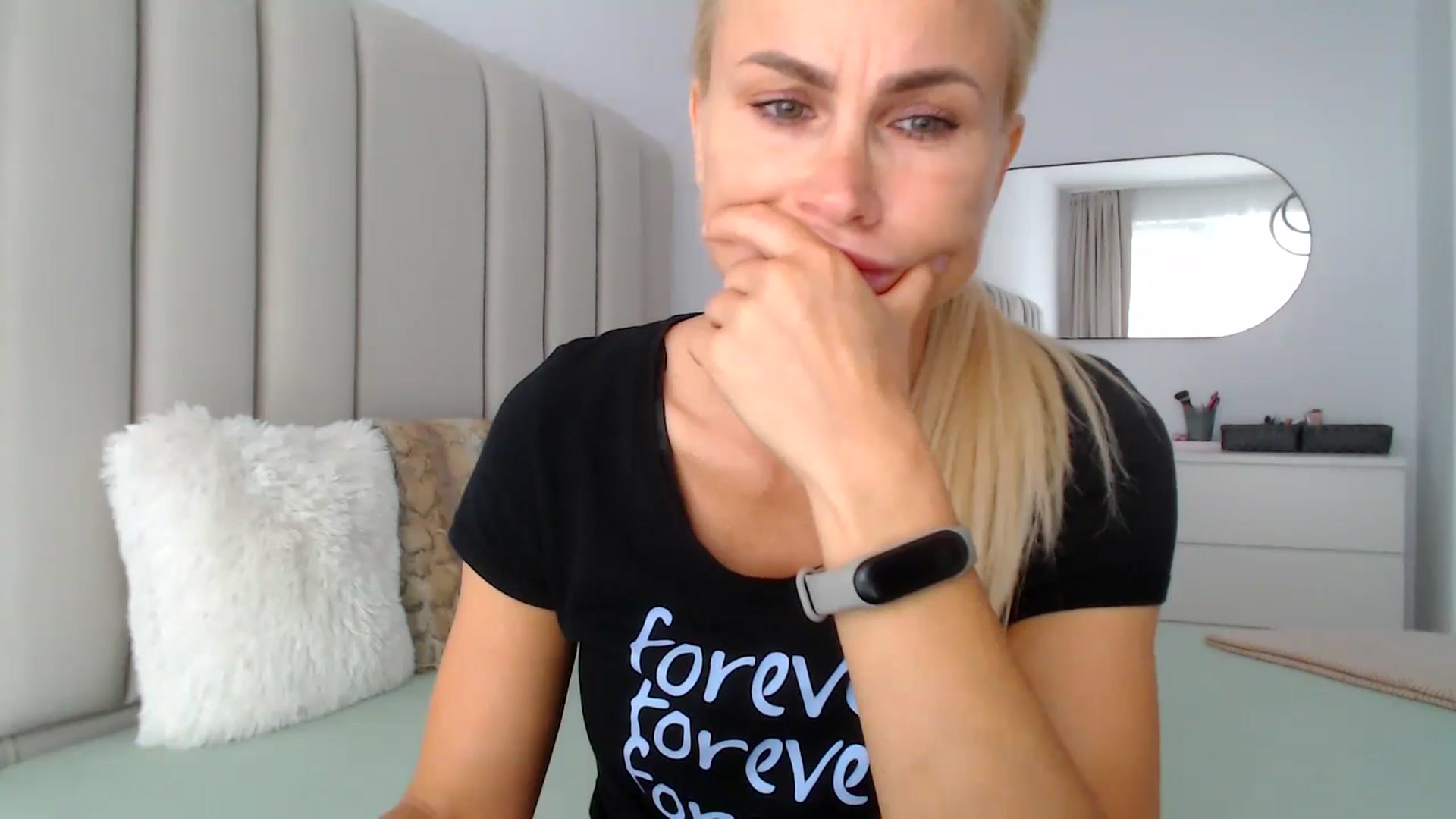 Gallery image thumbnail from Hrystina_'s myfreecams stream on, 09/30/2024, 15:05 image 14 of 20