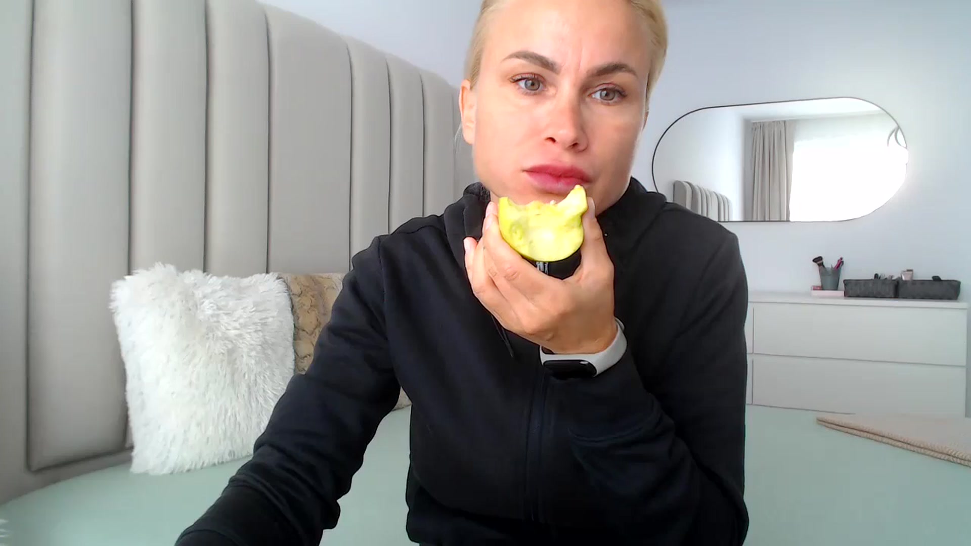 Gallery image thumbnail from Hrystina_'s myfreecams stream on, 10/01/2024, 16:03 image 12 of 20