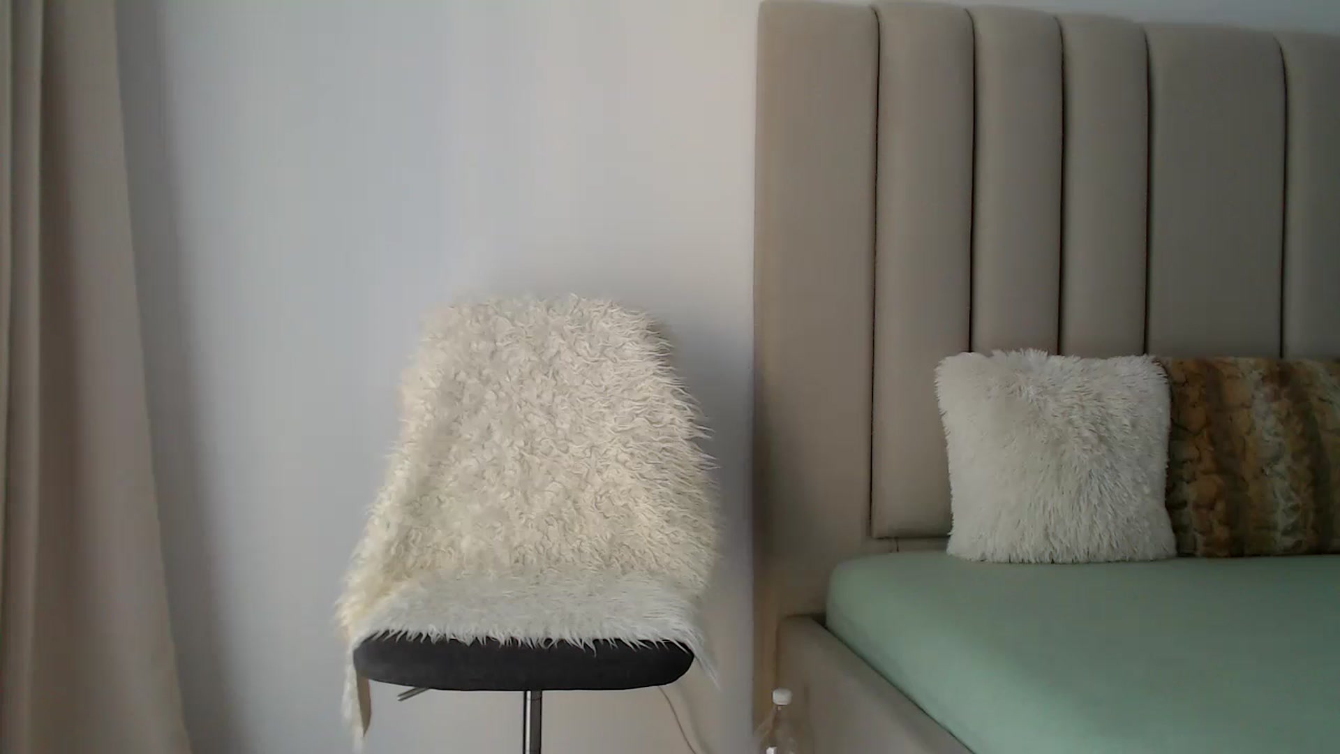 Gallery image thumbnail from Hrystina_'s myfreecams stream on, 10/02/2024, 15:57 image 17 of 20
