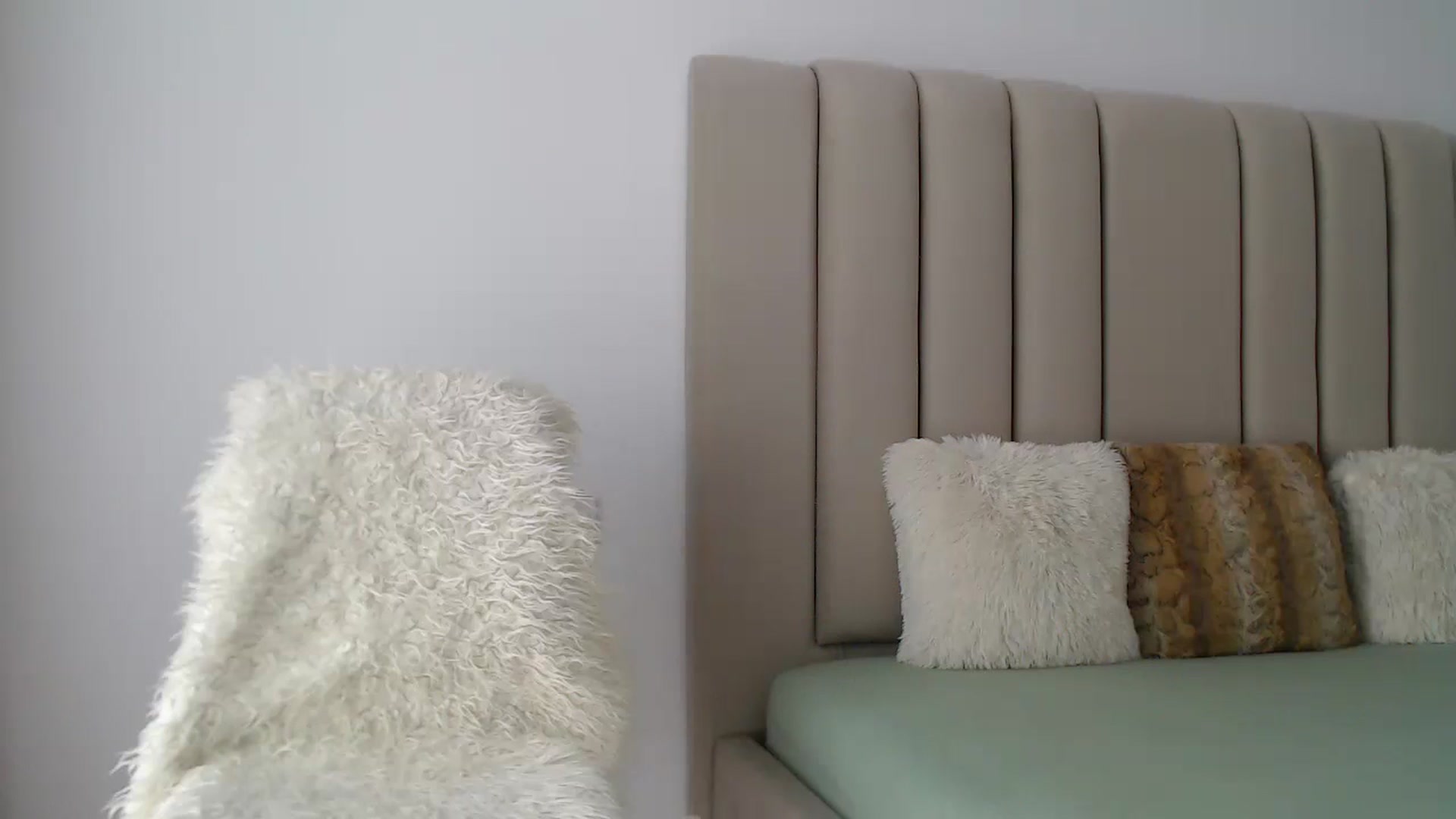 Gallery image thumbnail from Hrystina_'s myfreecams stream on, 10/04/2024, 14:06 image 7 of 20