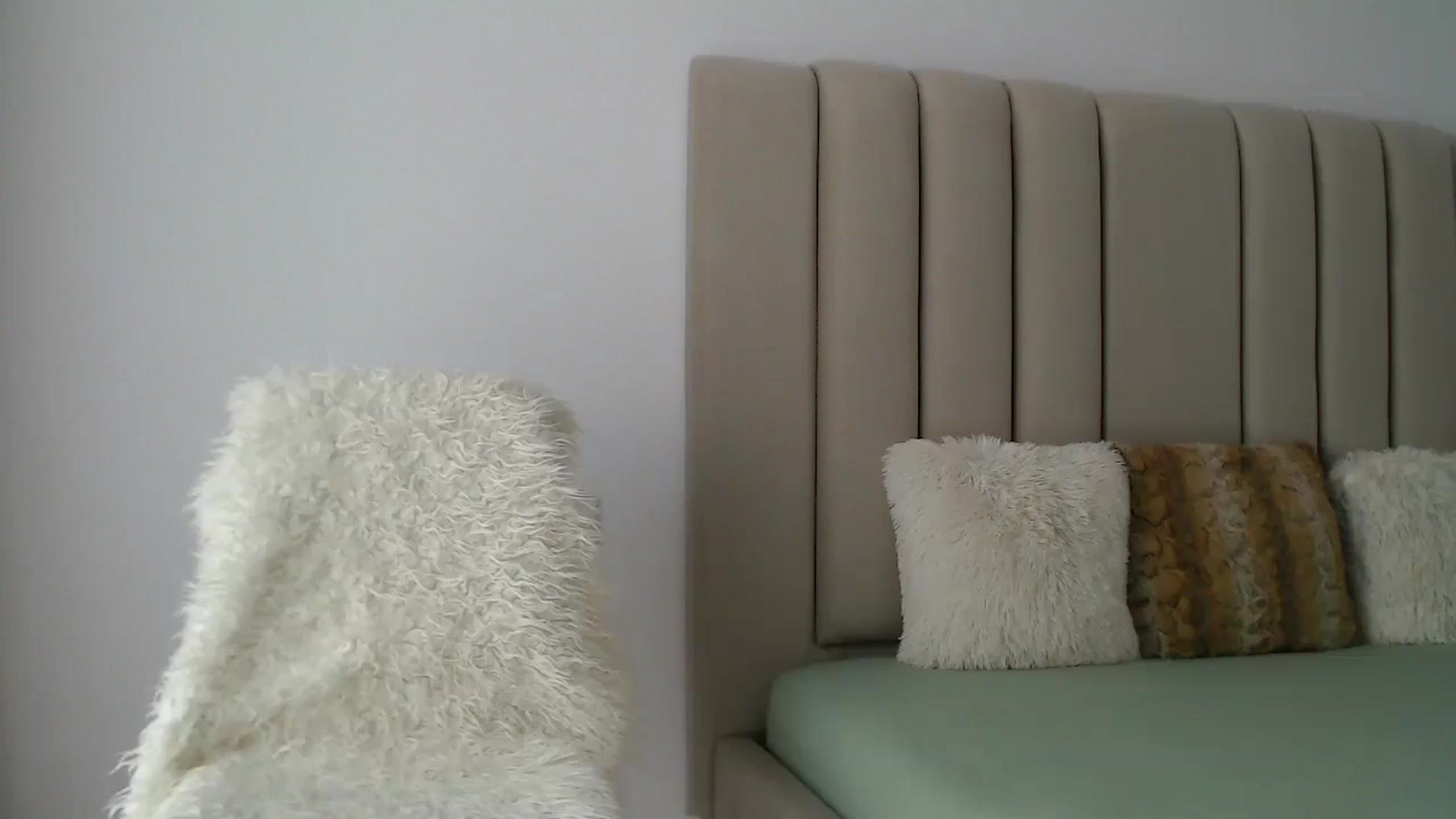 Gallery image thumbnail from Hrystina_'s myfreecams stream on, 10/04/2024, 14:06 image 13 of 20