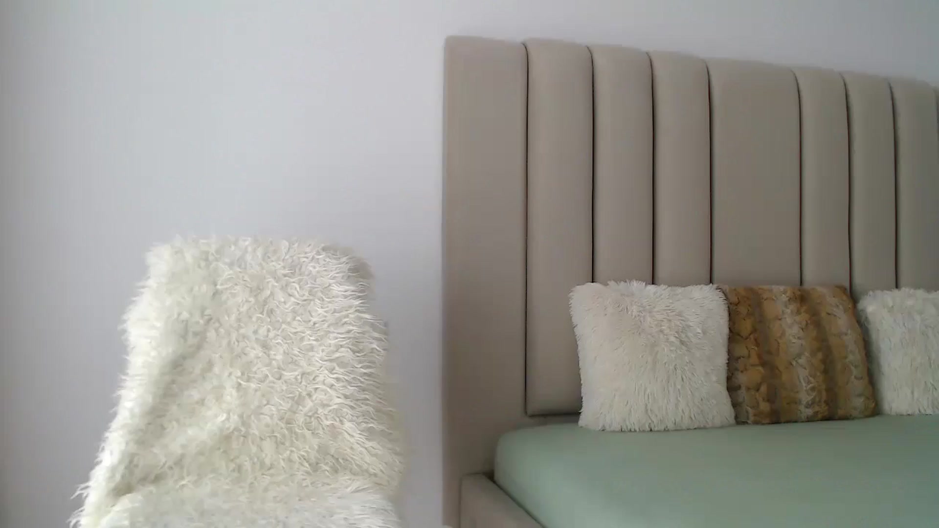 Gallery image thumbnail from Hrystina_'s myfreecams stream on, 10/04/2024, 14:06 image 6 of 20