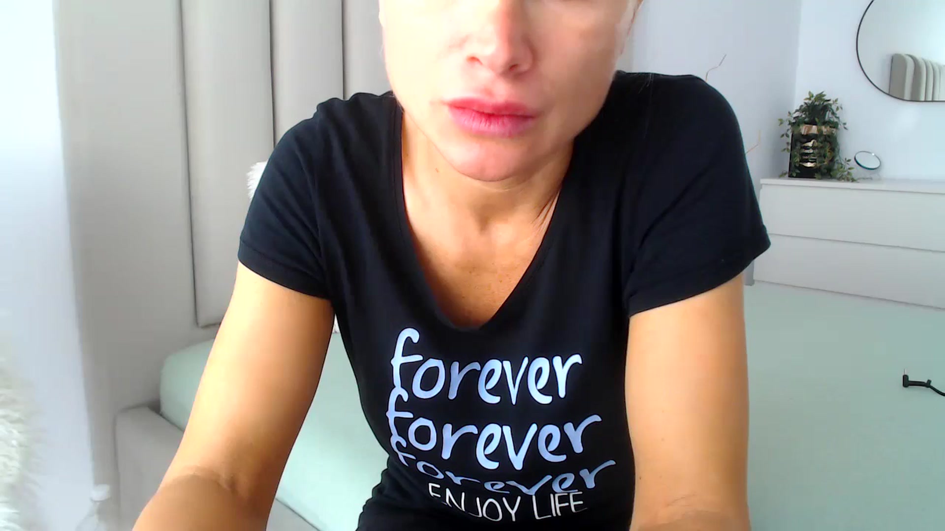 Gallery image thumbnail from Hrystina_'s myfreecams stream on, 10/04/2024, 14:06 image 20 of 20