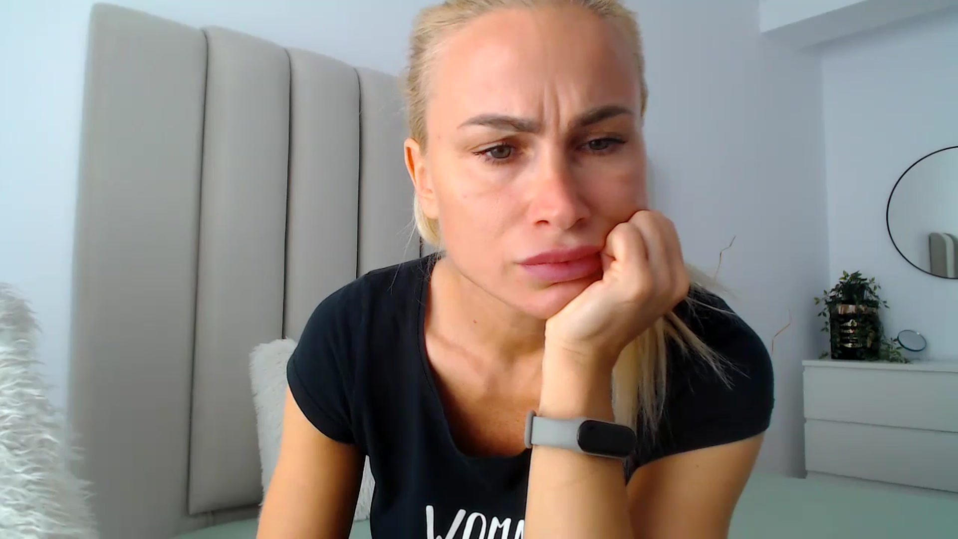 Gallery image thumbnail from Hrystina_'s myfreecams stream on, 10/07/2024, 12:29 image 8 of 20