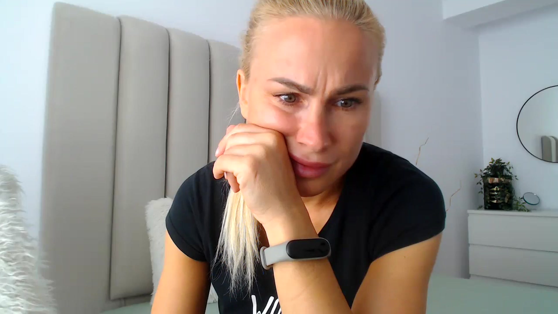 Gallery image thumbnail from Hrystina_'s myfreecams stream on, 10/07/2024, 12:29 image 7 of 20