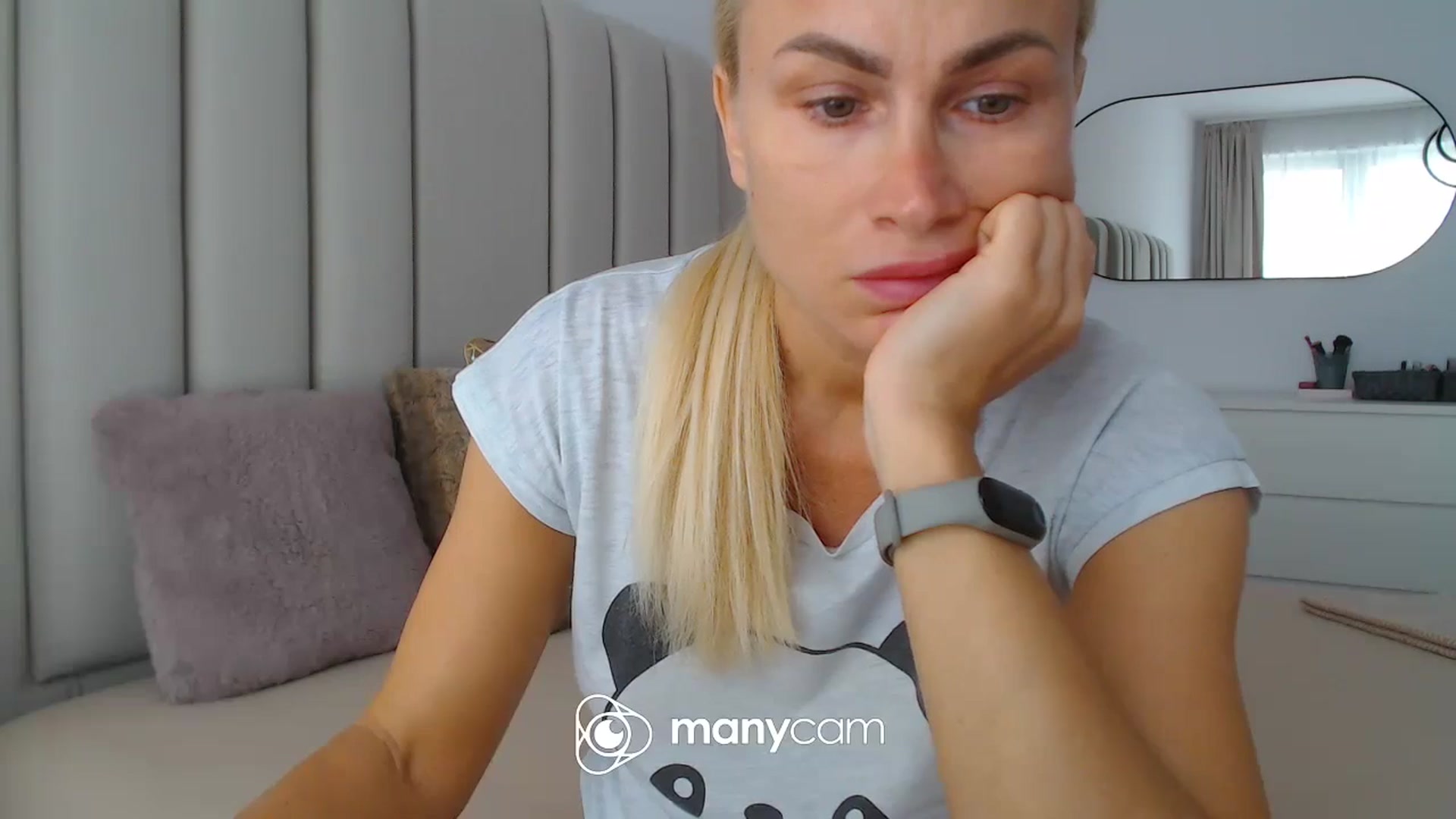 Gallery image thumbnail from Hrystina_'s myfreecams stream on, 10/09/2024, 14:44 image 5 of 20