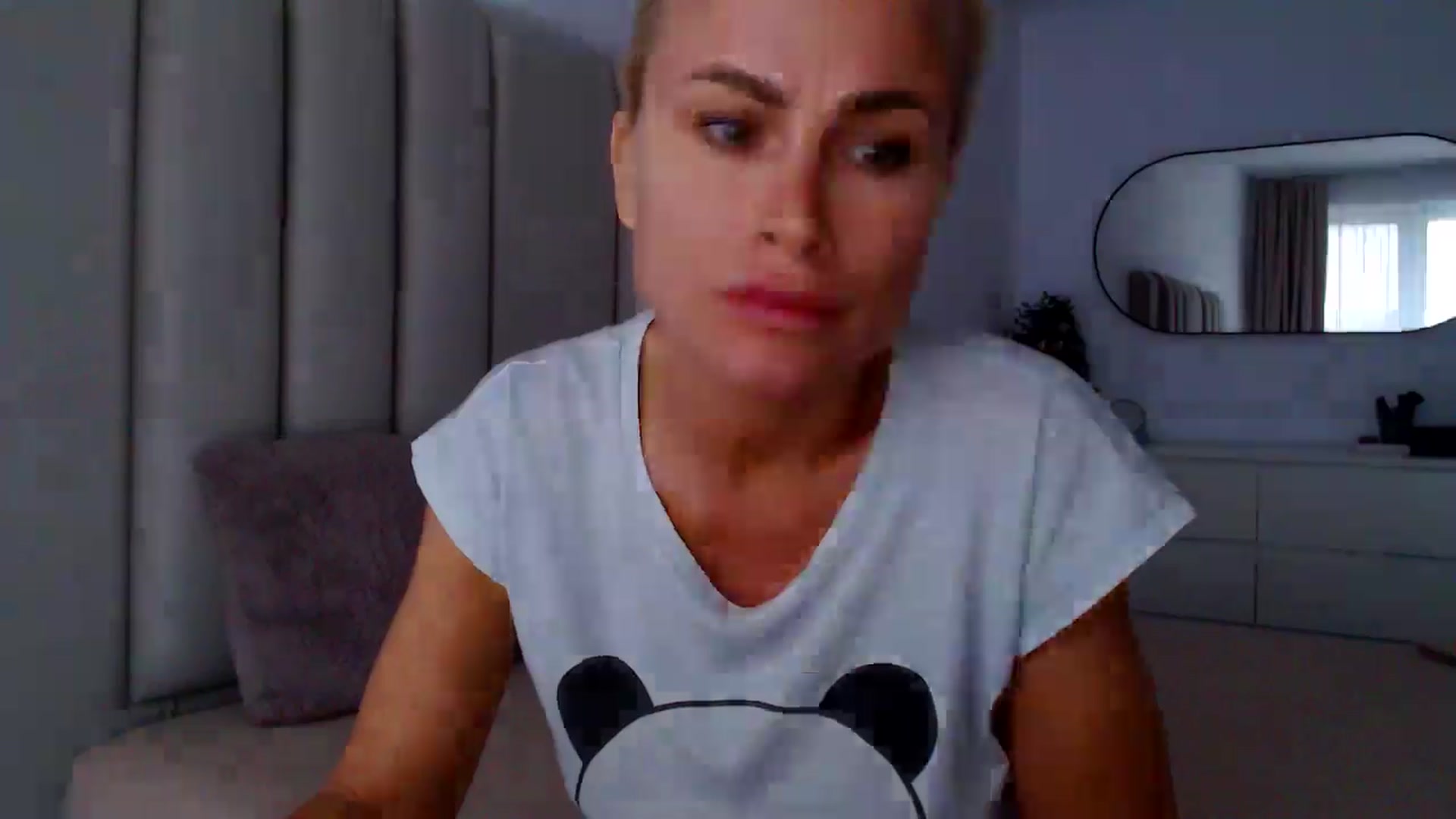 Gallery image thumbnail from Hrystina_'s myfreecams stream on, 10/16/2024, 15:55 image 19 of 20