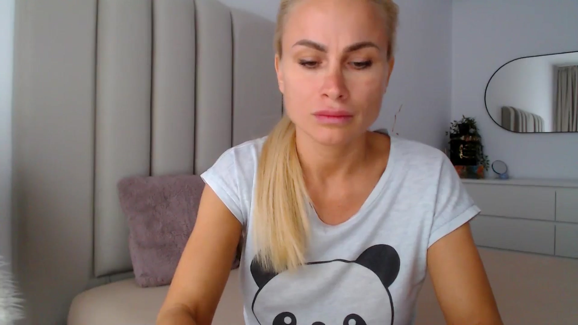 Gallery image thumbnail from Hrystina_'s myfreecams stream on, 10/16/2024, 15:55 image 16 of 20
