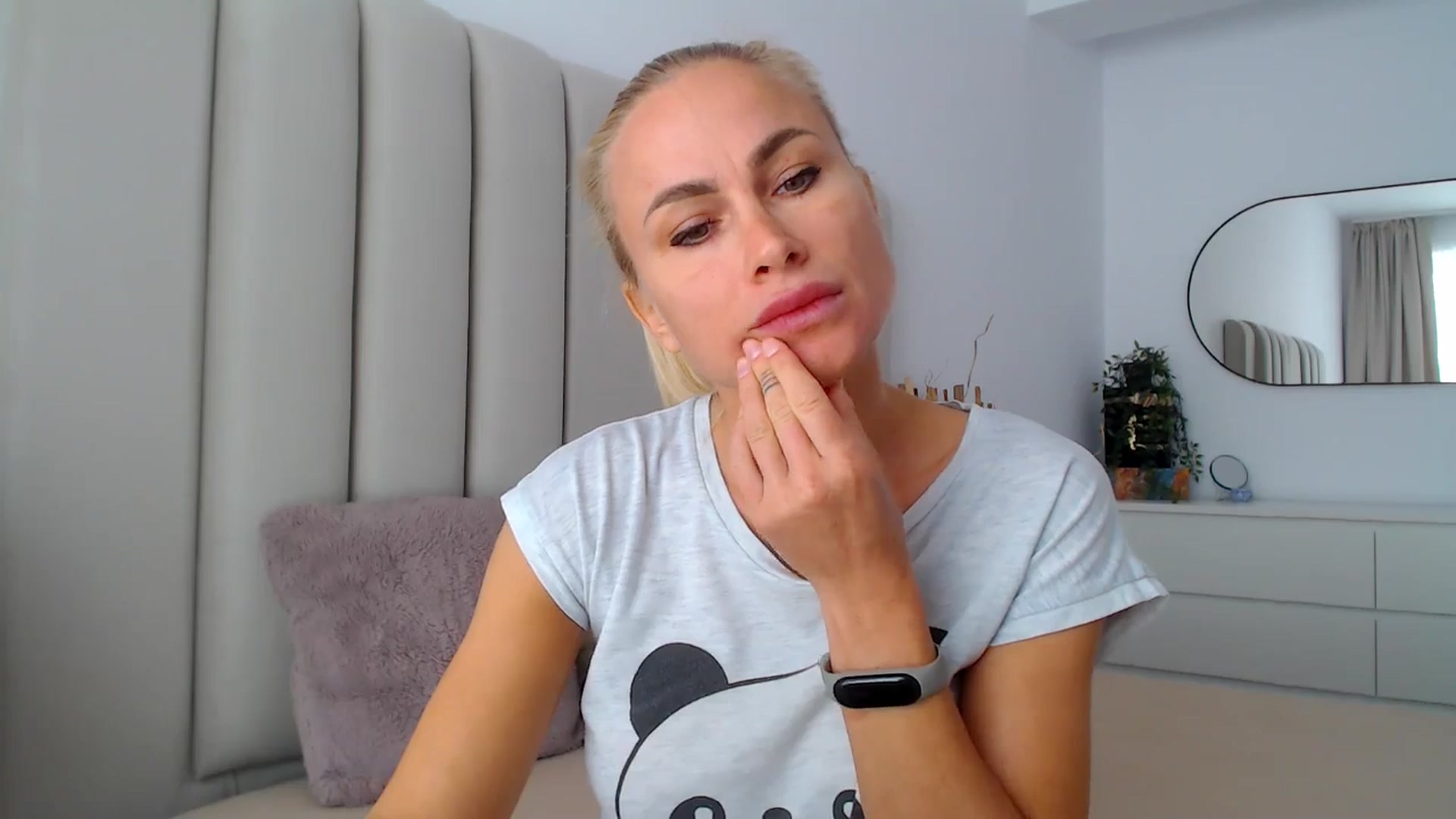 Gallery image thumbnail from Hrystina_'s myfreecams stream on, 10/17/2024, 15:28 image 5 of 20