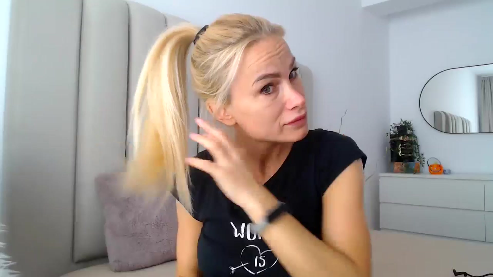 Gallery image thumbnail from Hrystina_'s myfreecams stream on, 10/18/2024, 11:47 image 20 of 20